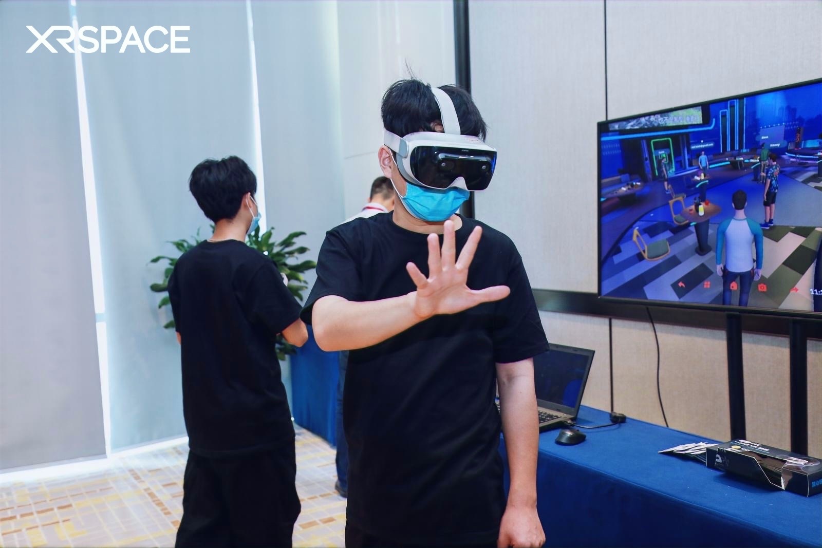 获百度、高通、中国电信支持，他们用3年半做了一个支持5G的VR虚拟世界